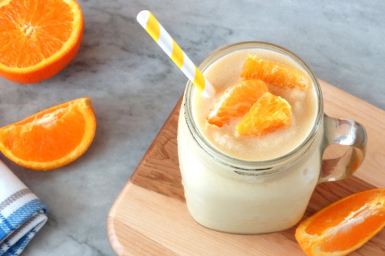 Bananen-Orangen-Smoothie für Regeneration nach dem Training – EatMoveFeel
