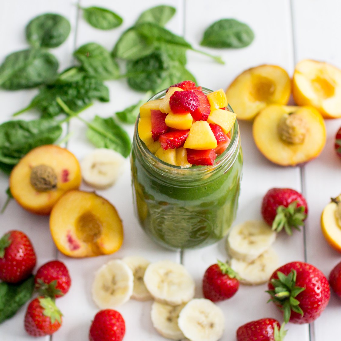 Pfirsich Bananen Smoothie mit Erdbeeren – EatMoveFeel